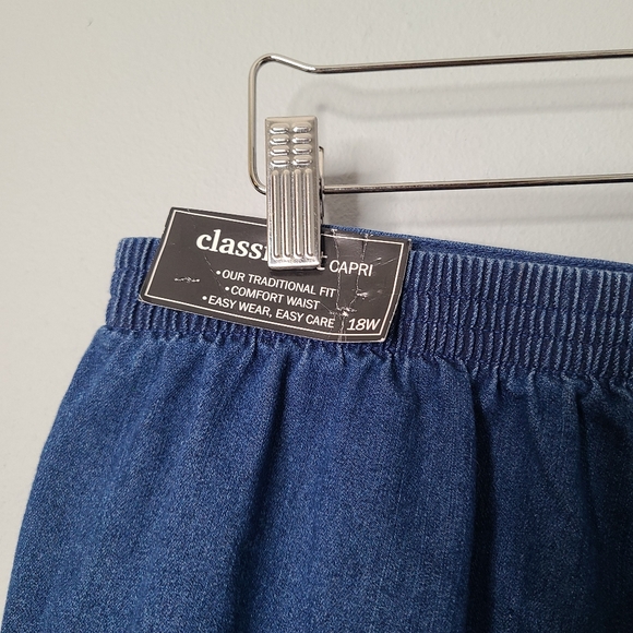 Alfred Dunner Lazy Daisy Embroidered Pull-On Denim Capri Pant Medium Indigo NEW - Picture 9 of 10